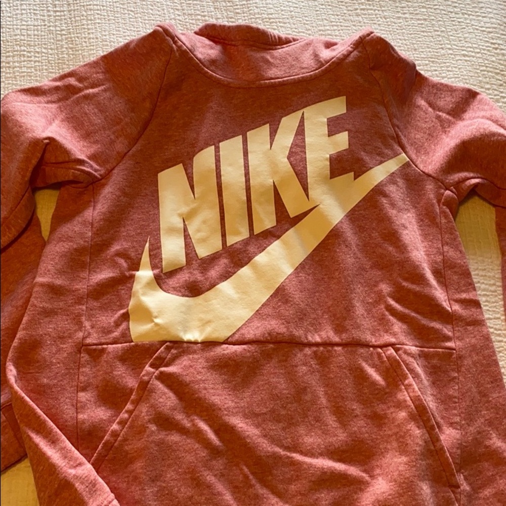 pink nike sweatshirt